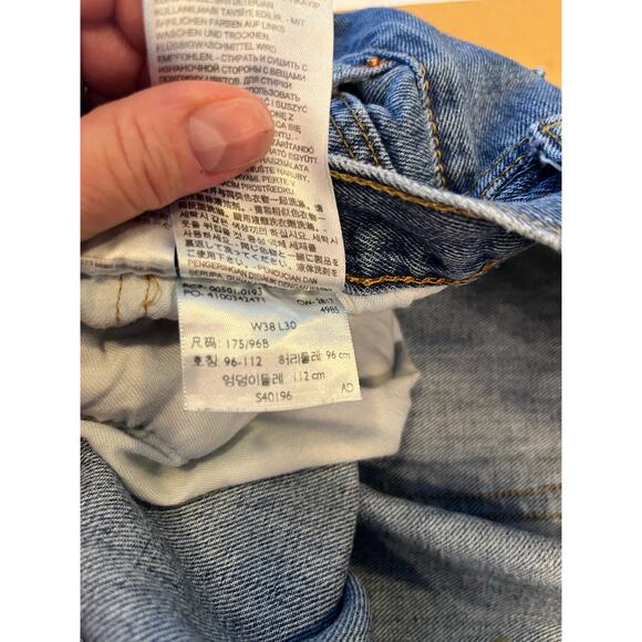 Levi's 501 Men's Size 38x30 Blue Stonewashed Button Fly Denim Jeans - Picture 2 of 7